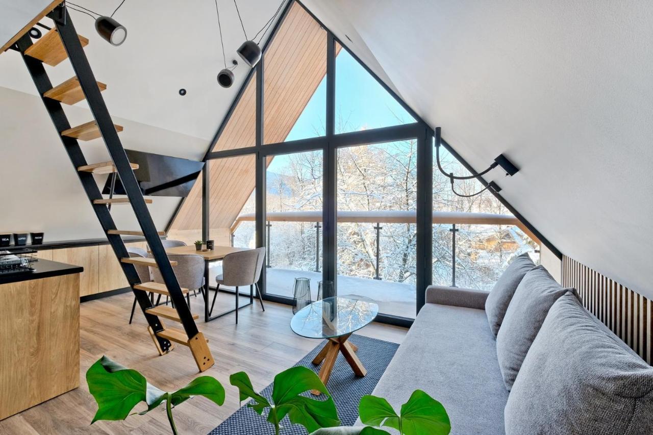 Male Zywczanskie Odkryj Apartmán *